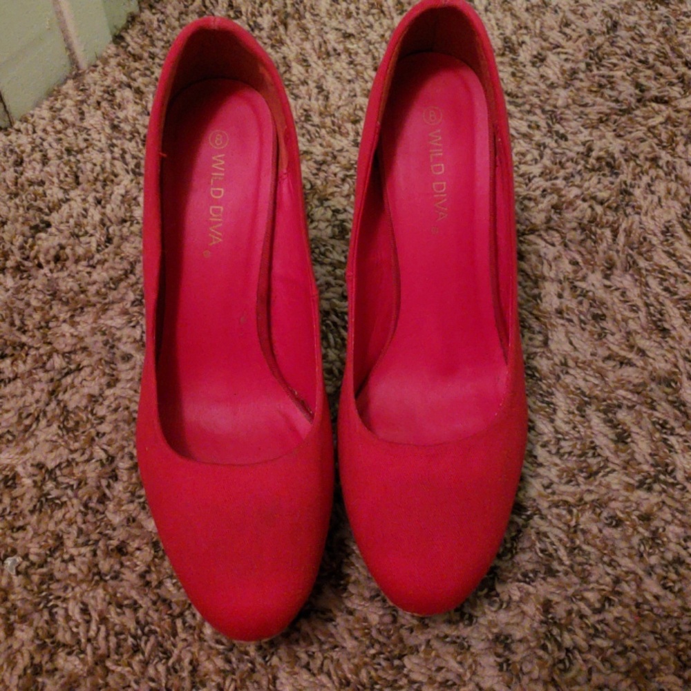 Red Heels - Picture 2 of 4